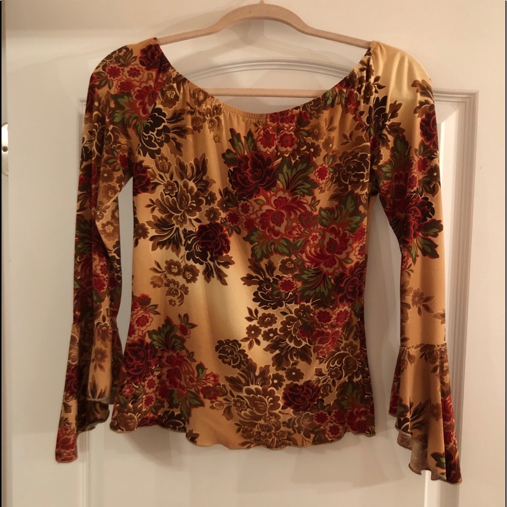 Trendy Top - Picture 4 of 4